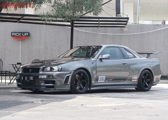 NISAN GTR R34